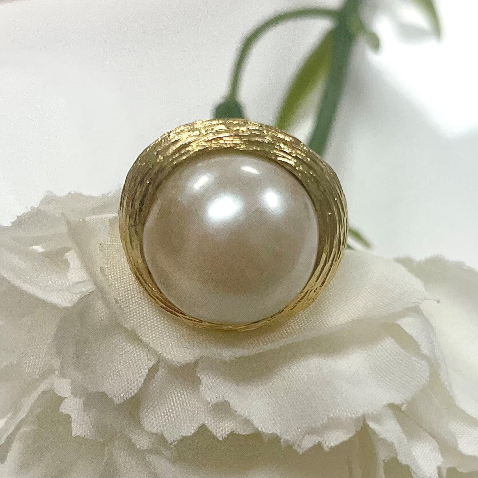 Pre-Owned 18ct Yellow Gold Mabe Pearl Ring