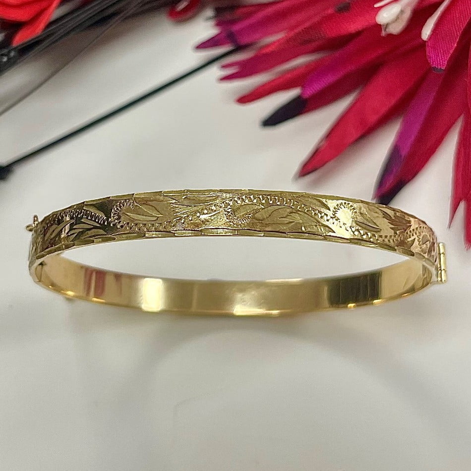 Pre-Owned 9ct Gold Half Engraved Solid Bangle