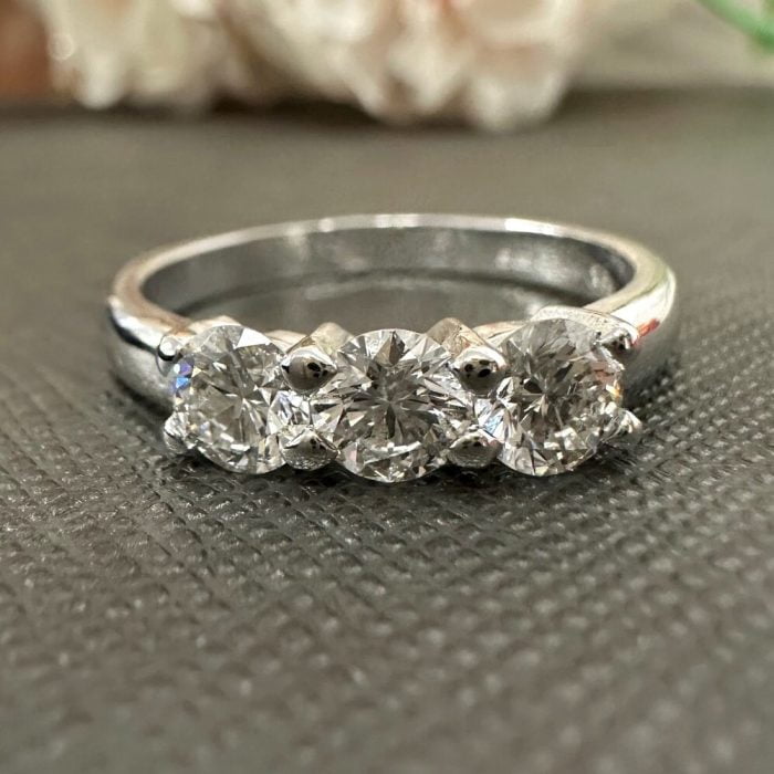 Second Hand 18ct White Gold Diamond Trilogy Ring