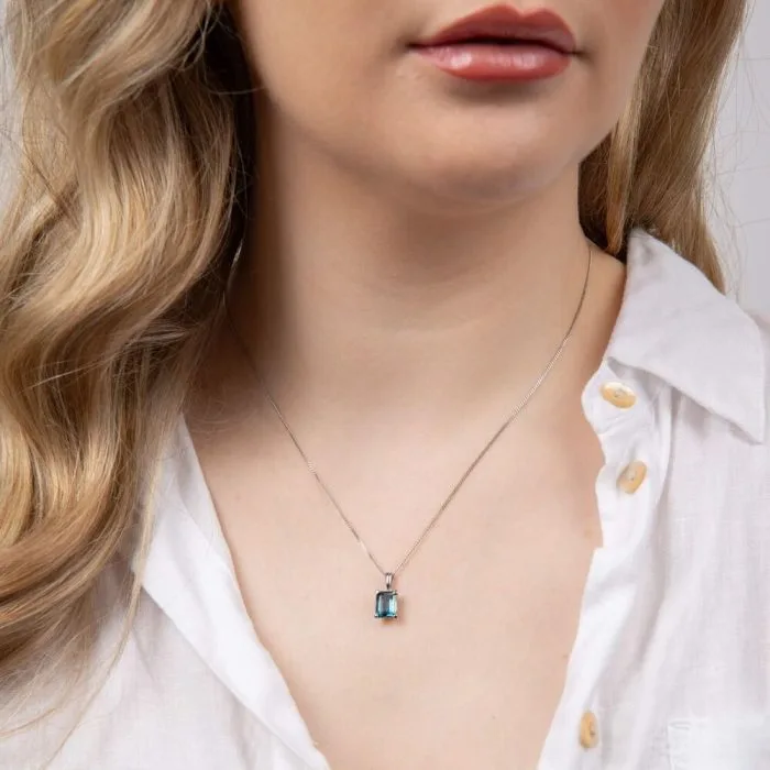 Elements 9ct White Gold London Blue Topaz Pendant - Image 2