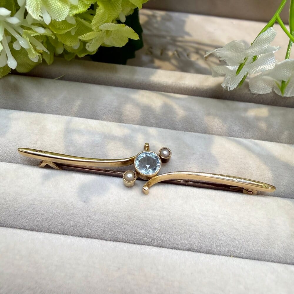 Second Hand 9ct Yellow Gold Aquamarine & Pearl Brooch