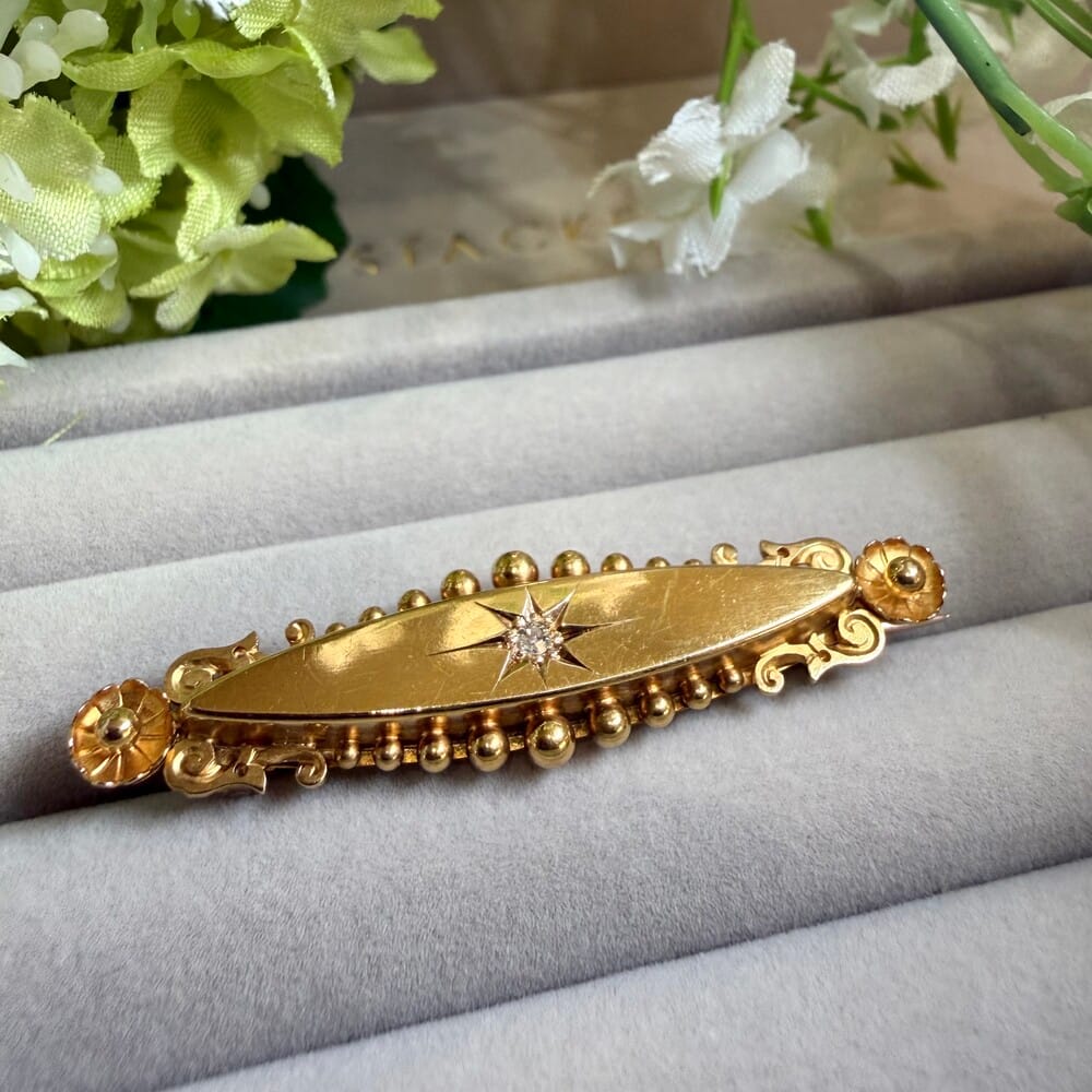 Second Hand 15ct Yellow Gold Diamond Bar Brooch