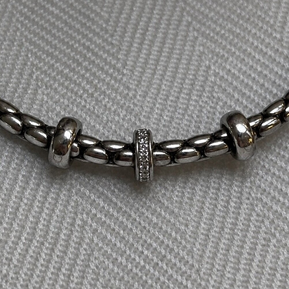 Pre-Owned 18ct White Gold and Diamond Stretch Bracelet - Image 2