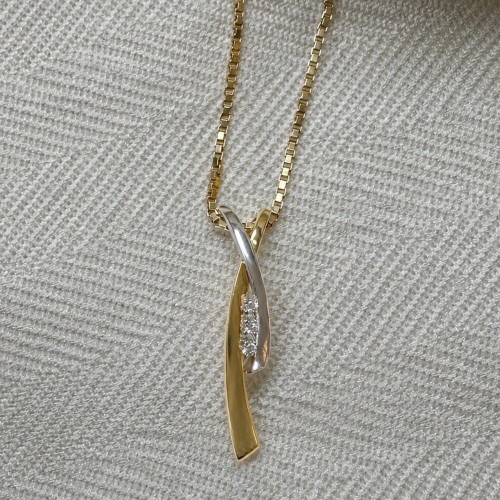Pre-Owned 9ct Yellow and White Gold Diamond 'KISS' Pendant on Chain