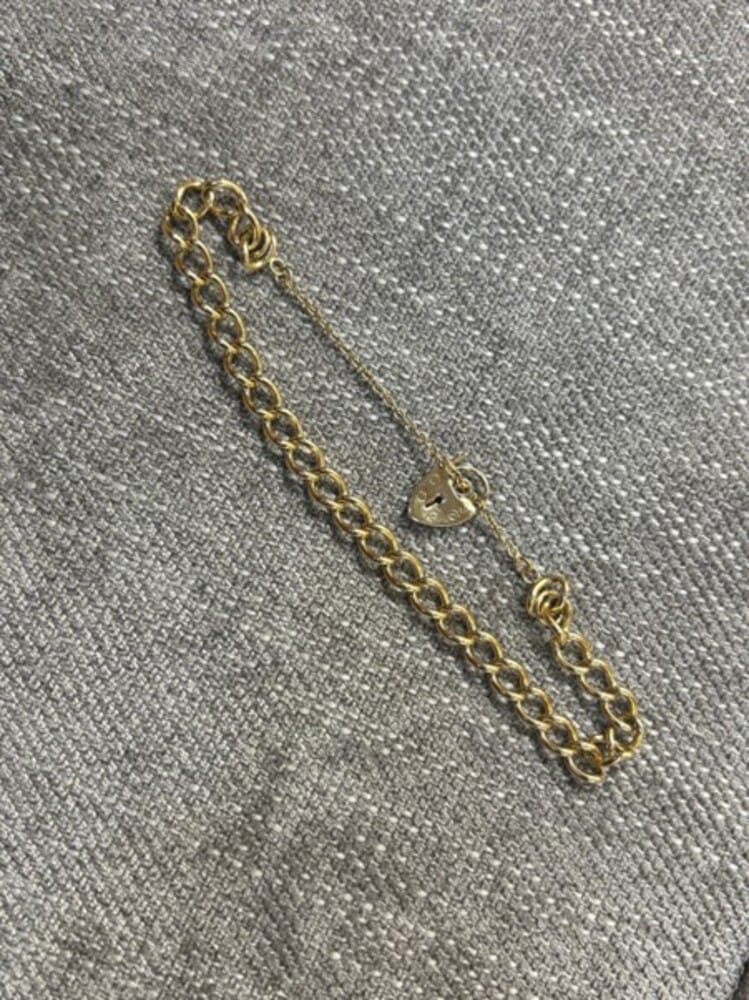 Pre-Owned 9ct Yellow Gold Padlock Bracelet - Image 2