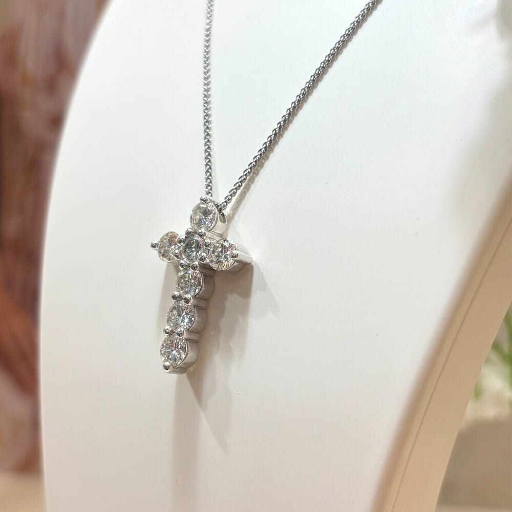 Pre-Owned 9ct White Gold and Diamond Cross - Image 2