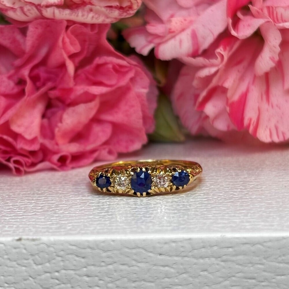 Pre-Owned 18ct Yellow Gold Diamond and Sapphire Ring