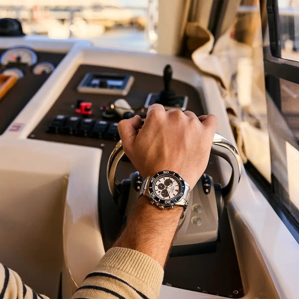 Citizen Gents Endeavor Eco-Drive Watch - Image 3