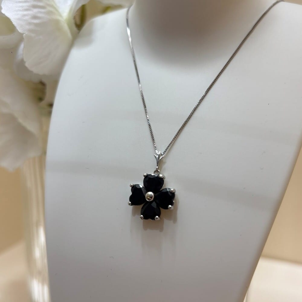 Pre-owned Sapphire and 14ct White Gold Clover Pendant - Image 2